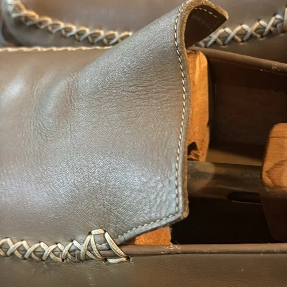 Louis Vuitton classic Men's Tan Loafers